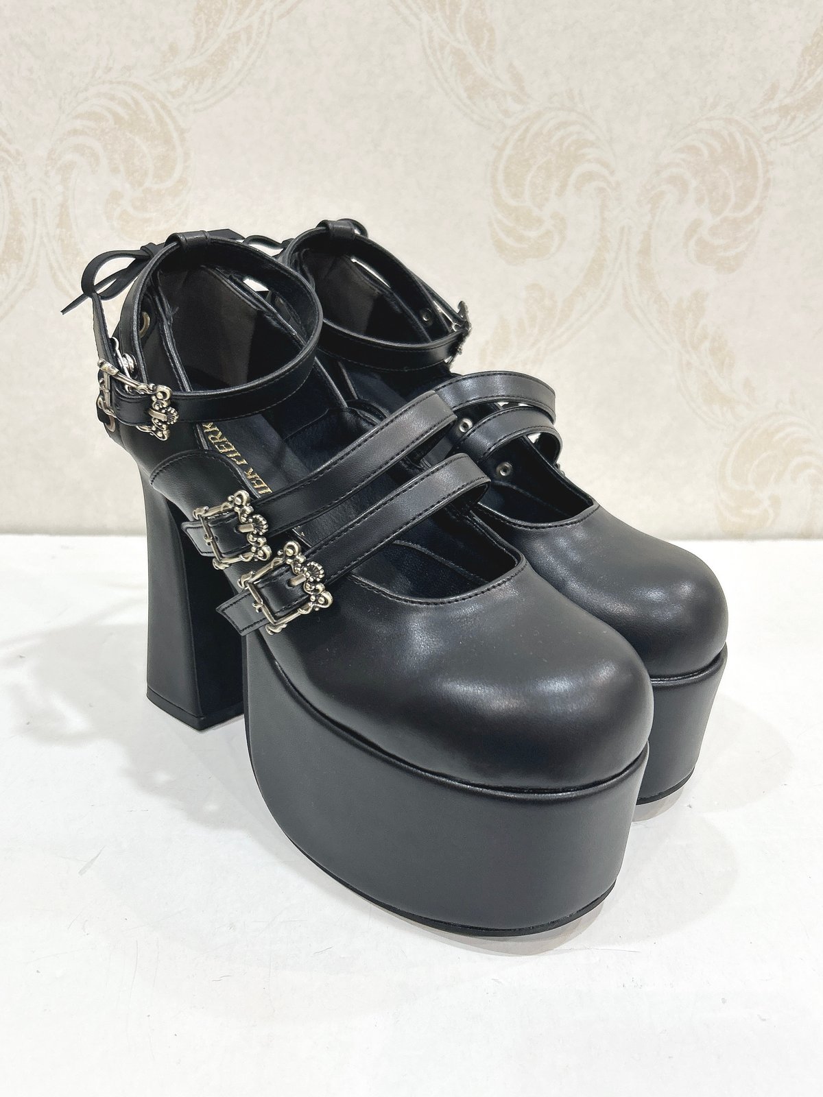 アトリエピエロ パンプス 黒 ATELIER-PIERROT／ANTIQUE GOLD FRAME PUMPS | chou