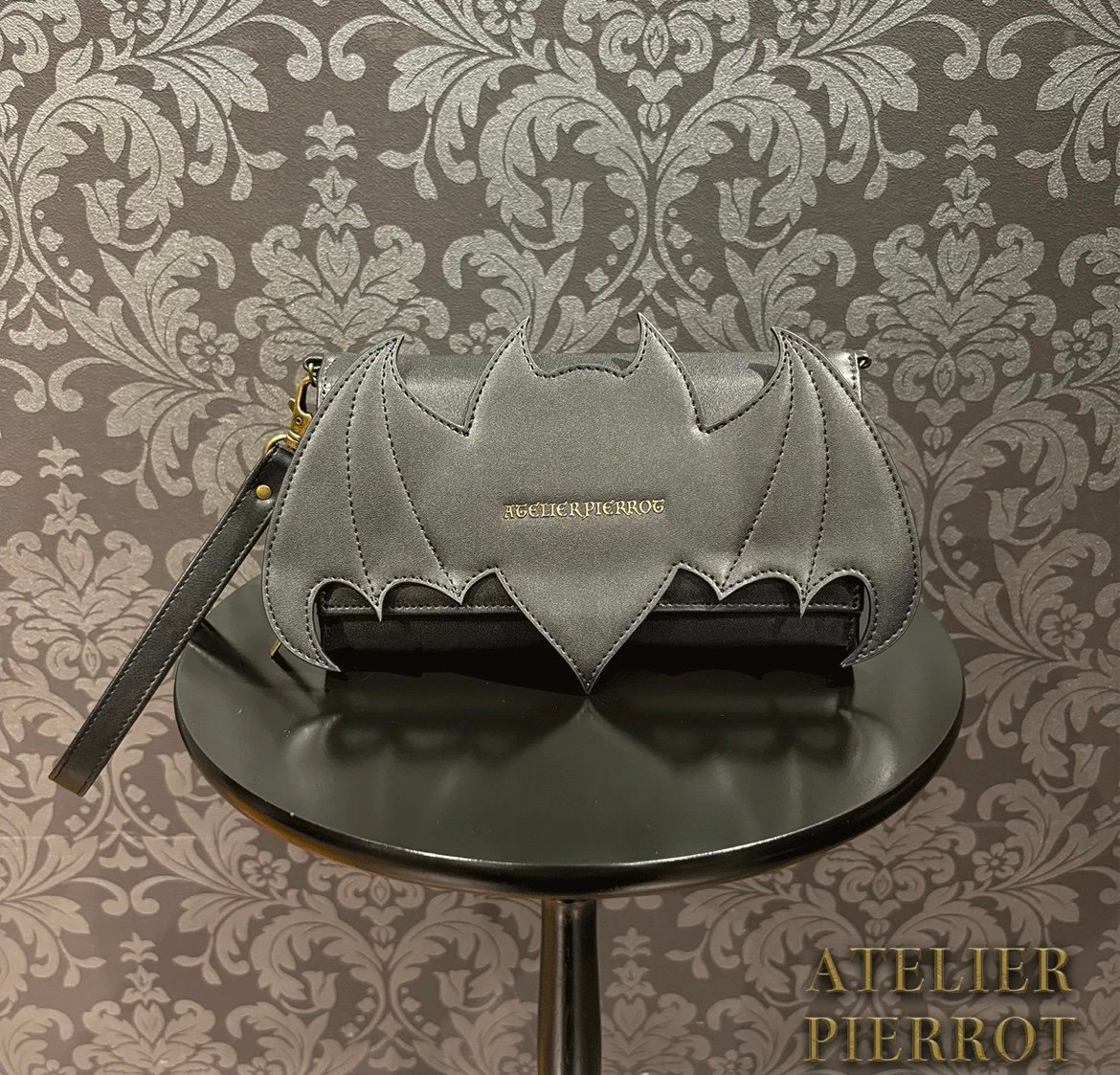 ATELIER-PIERROT／ “Nocturnal Grave” Batwing Wall