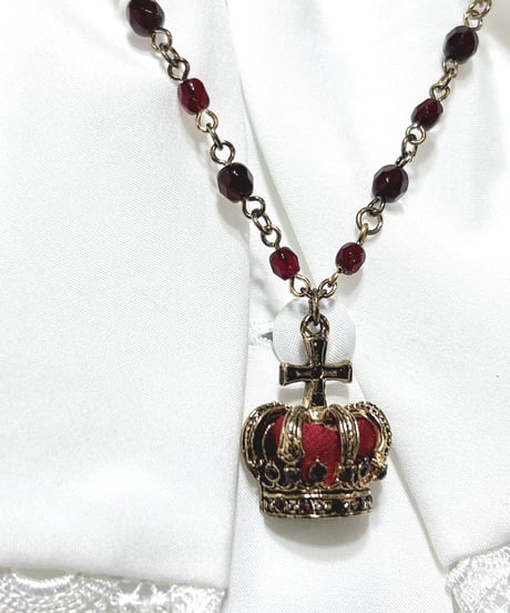 Sheglit／"Noble"クラウンネックレス（ゴールド）レッド