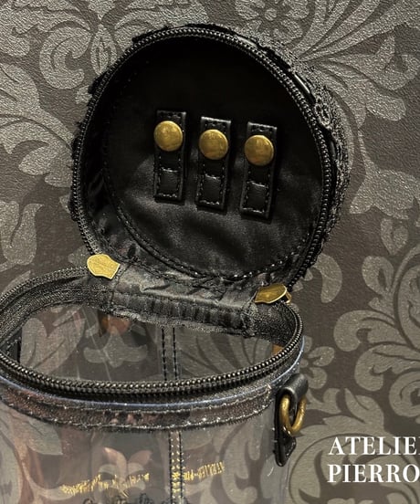ATELIER-PIERROT／ “Throne” Doll Pouch（ブラック）