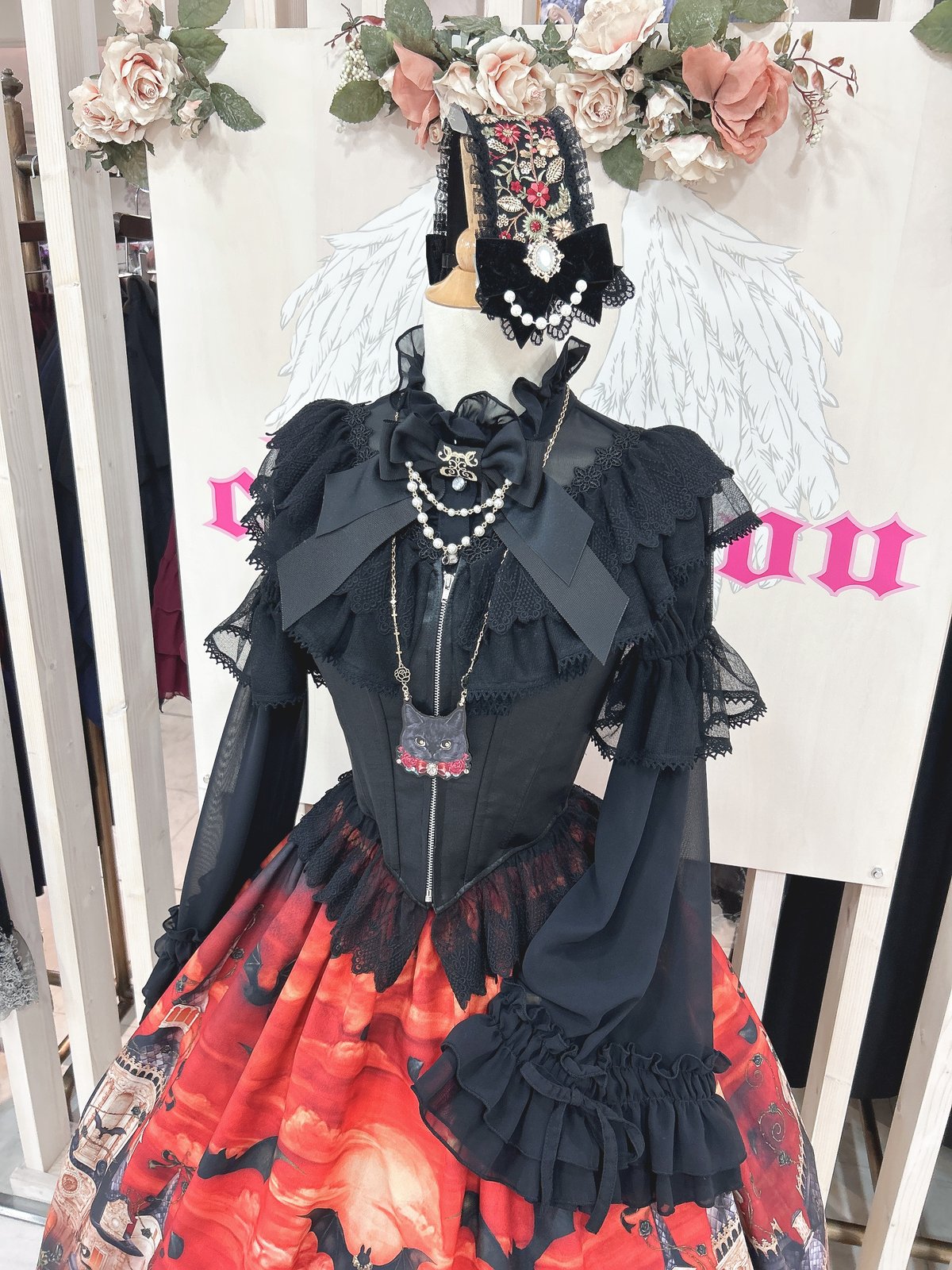 【完全処分☆】トリプルフォーチュン ローズリボン ボンネット 黒‪✕‬赤薔薇 Triple* fortune ／刺繍ヘッドドレス（赤小花） | chou chou ange