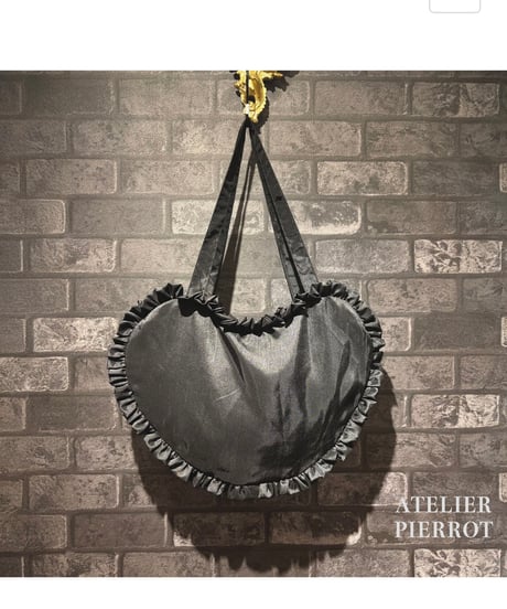 ATELIER-PIERROT／Lace up Ribbon Heart Bag （ブラック）