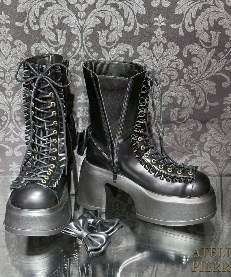 アトリエピエロ　ブーツ　L 缶バッチ付き ATELIER-PIERROT／Chunky Frilled Ribbon Boots（ブラッ