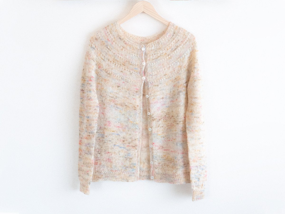 『未使用に近い』オフホワイトに木や動物の柄チュニック&カーディガンアンサンブル❣️ 未使用に近い』オフホワイトに木や動物の柄チュニック