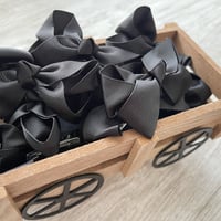 Bow (Black) 7,5cm