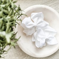 Bow (White) 10cm