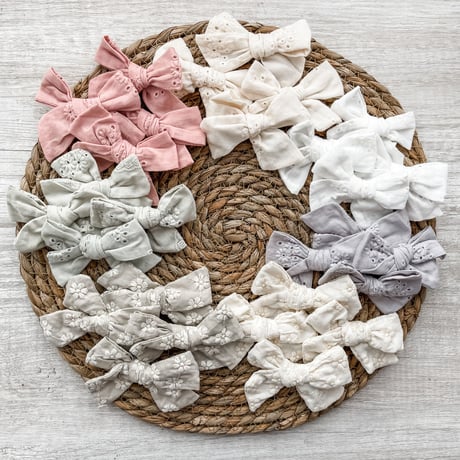 Flower Bow (Ivory) 9cm