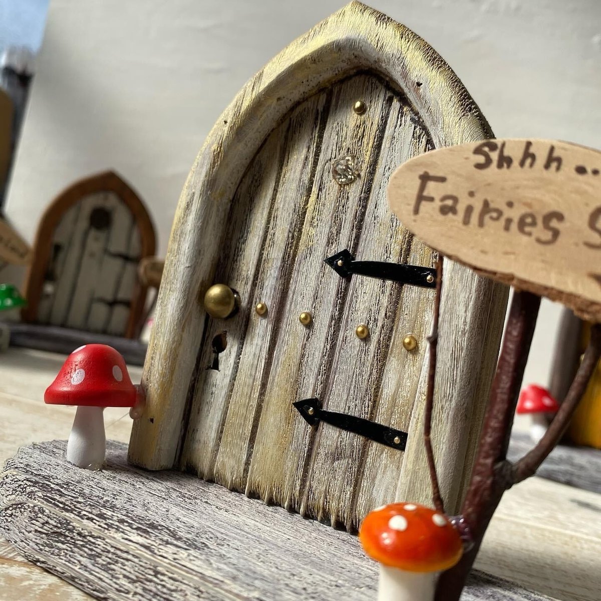 金色の音のキノコの扉 | Don't Disturb ノックはやめて