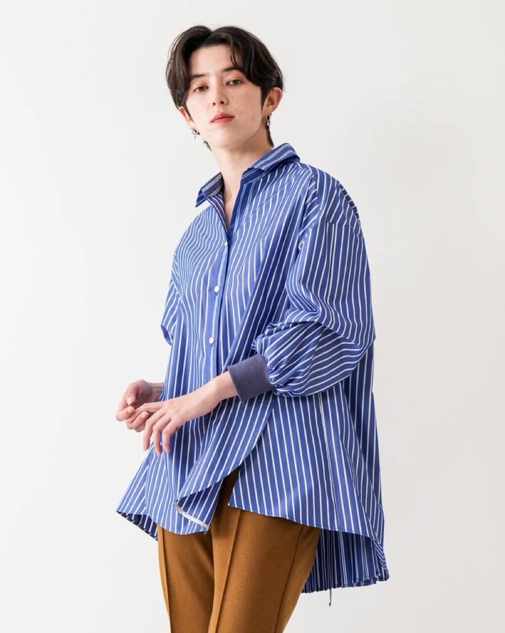 Lallia Mù ラリア・ムー 23冬ご予約】 バックプリーツストライプシャツ 