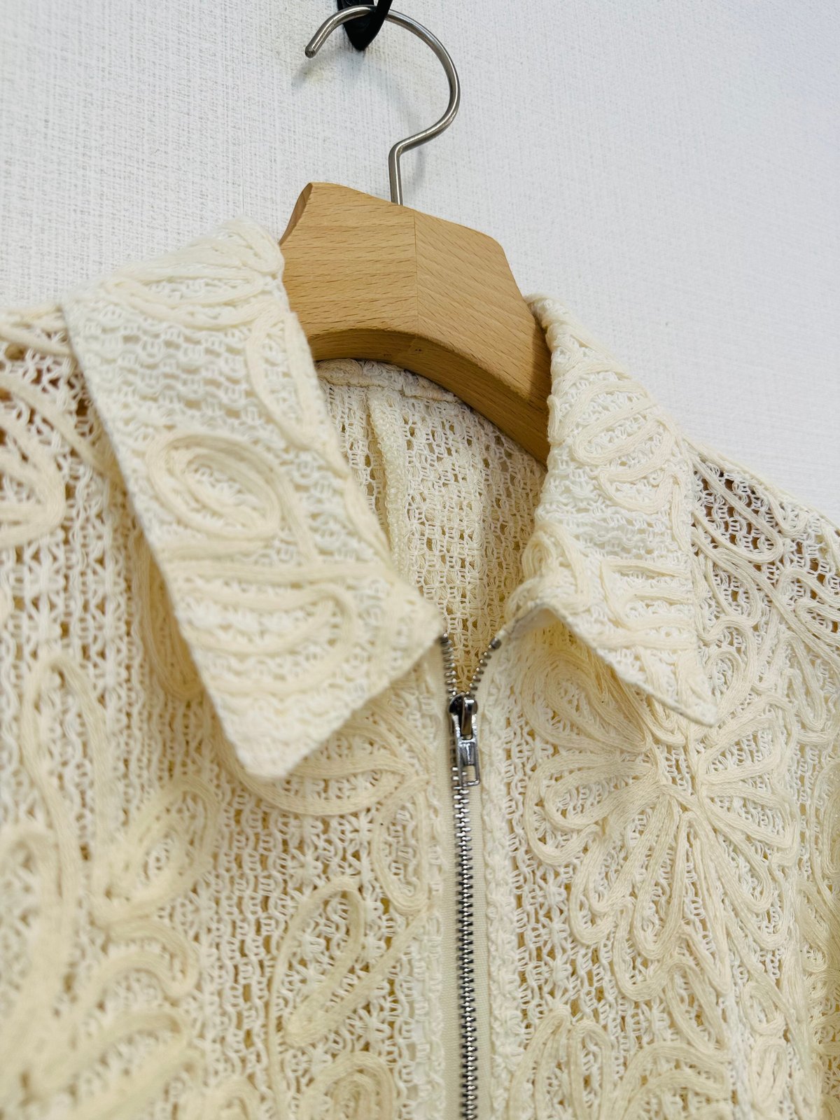 コード刺繍ステンカラーZIPジャケット 512-85550 | BlueOnionStore コード刺繍ステンカラーZIPジャケット 512-85550 | BlueOnionStore