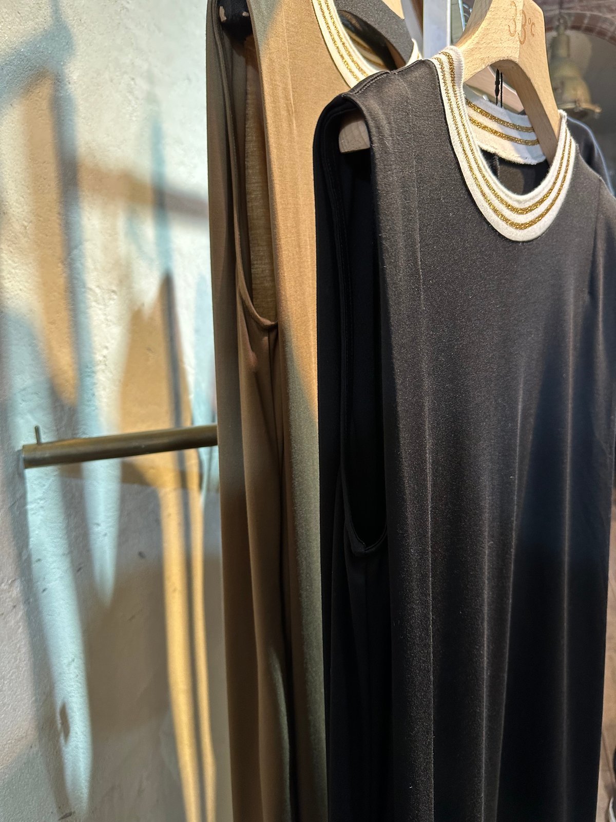 ラメリブノースリーブカットワンピース go405306 | BlueOnionStore