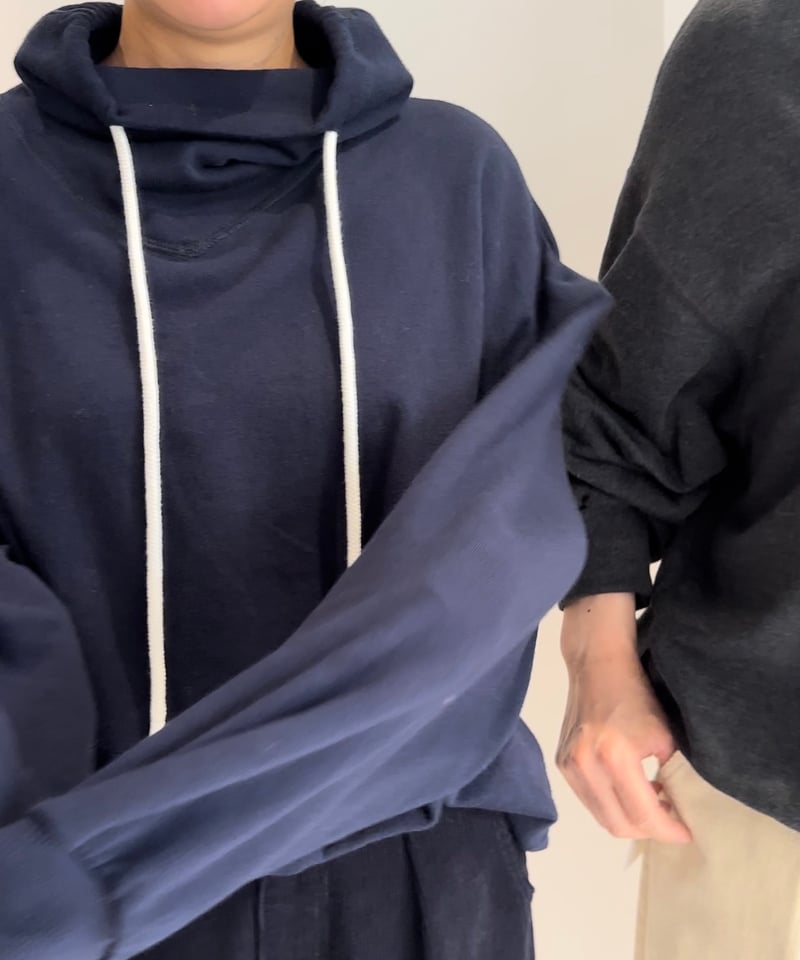 YENN TURTLE/N SWEATSHIRT ネイビー YENN TURTLE/N SWEATSHIRT ネイビー