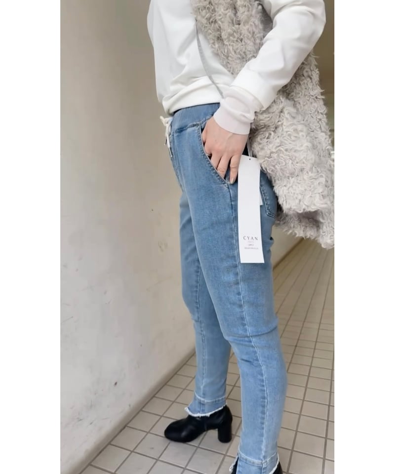 CYAN TOKYO シアントーキョースリットヘムスキニー