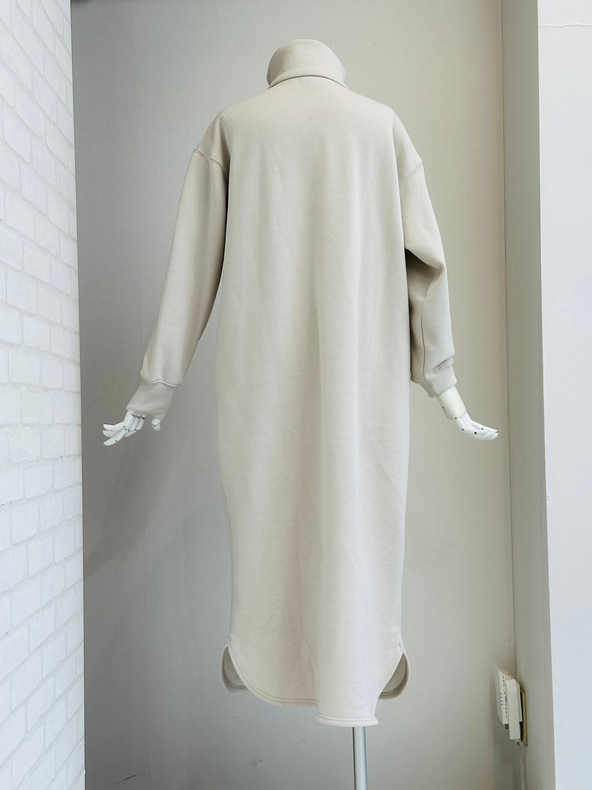 入荷即完売で再入荷☆ 爆暖ハーフZIPワンピース 352-85702 入荷即完売で再入荷☆ 爆暖ハーフZIPワンピース 352-85702