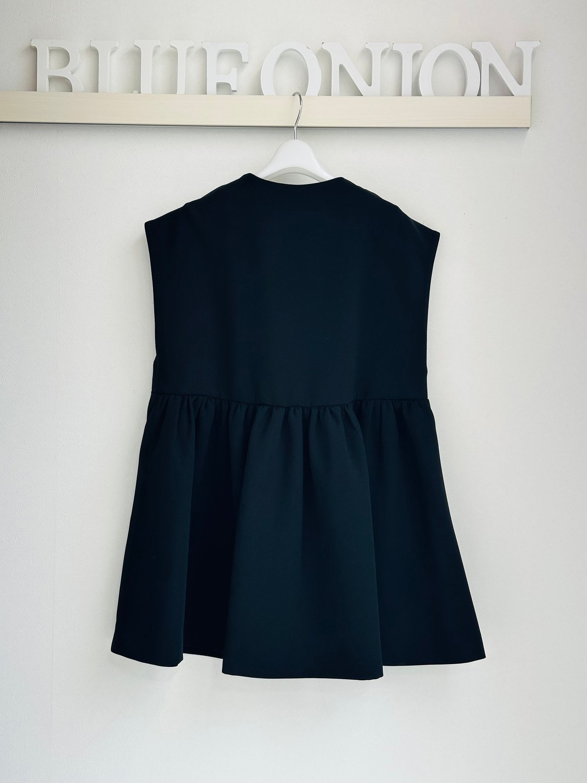 【MARNI】ネイビー Vネック ペプラムベスト MARNI（マルニ）コットンダメージVネックニットベスト
