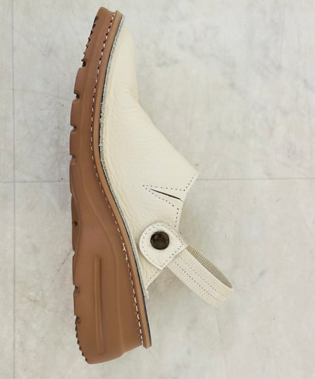 【コンフォートshoes  　24初夏ご予約】  ムーブバックルサボ　8010