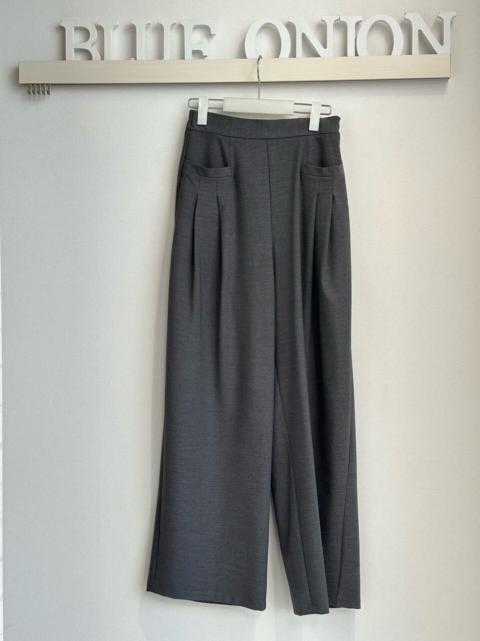 スクウェアポケット2タックワイドパンツ 307145 | BlueOnionStore スクウェアポケット2タックワイドパンツ 307145 | BlueOnionStore