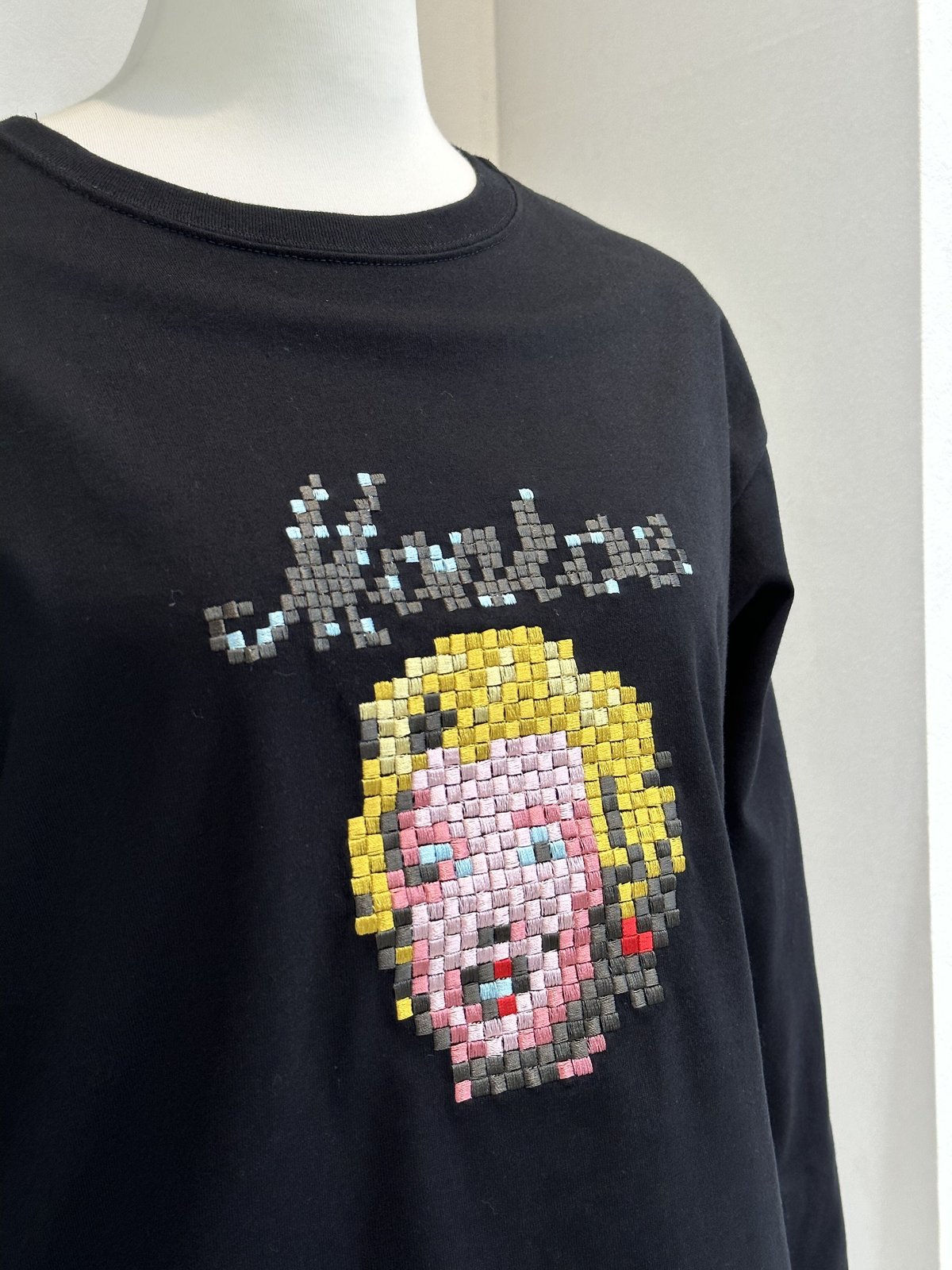 モザイク刺繍(モンロー)ロンTee 809004 | BlueOnionStore モザイク刺繍(モンロー)ロンTee 809004 | BlueOnionStore
