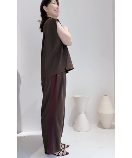 【CHIGNON   シニオン　25夏ご予約】  ラウンドノースリーブblouse　　1753-330KK  2506a