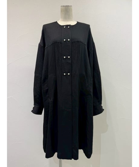 ★オトク早割ご予約★  パールボタンミリタリーリネンcoat  【CYAN tokyo　シアントーキョー　26春ご予約】  610428  2602 b -003