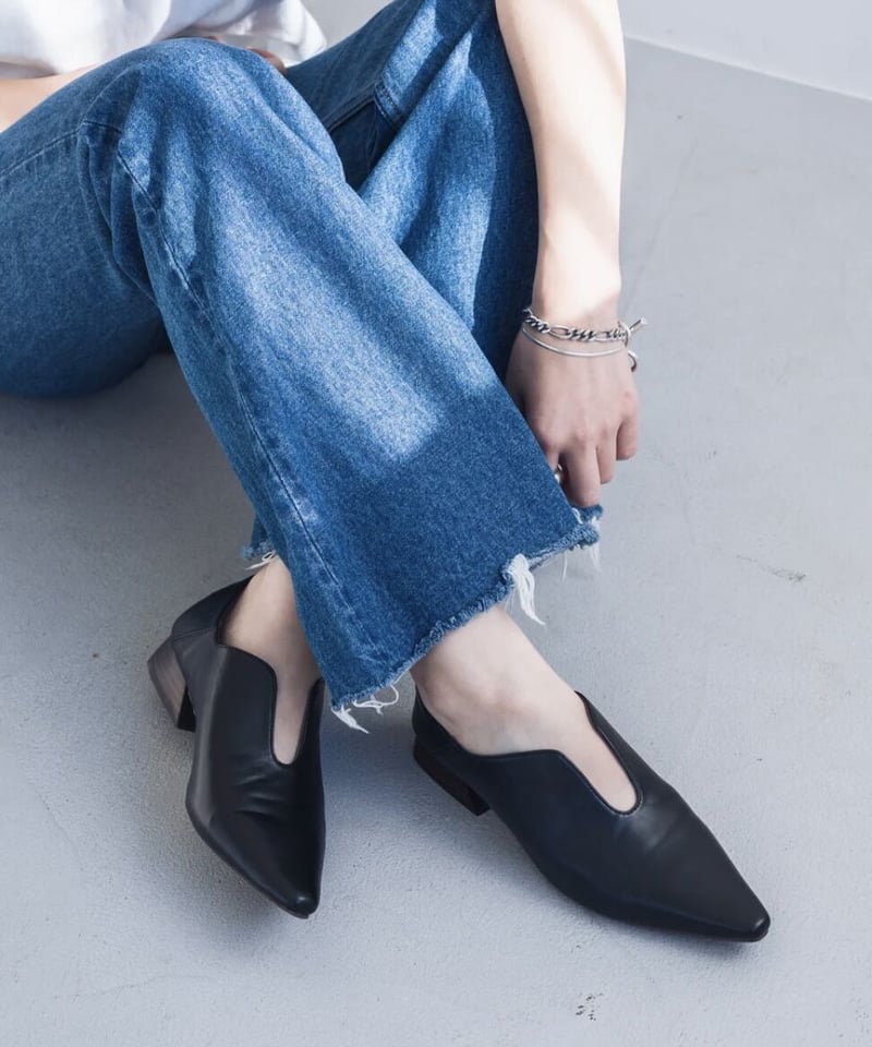 ウェーブVカットパンプス IU5032 | BlueOnionStore