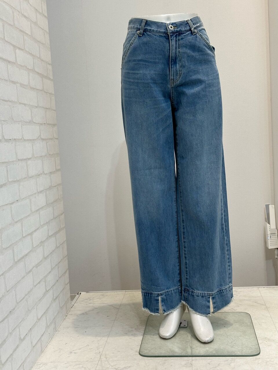 スリットヘムワイドデニム 304128 | BlueOnionStore 