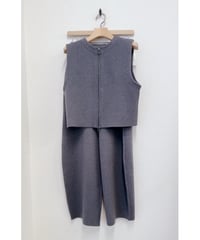 【CLOCHE    クロッシェ　hwyl    ヒューイル　25盛夏初秋ご予約】  モチっとニット2wayジレ&パンツ　552-85527  2508c