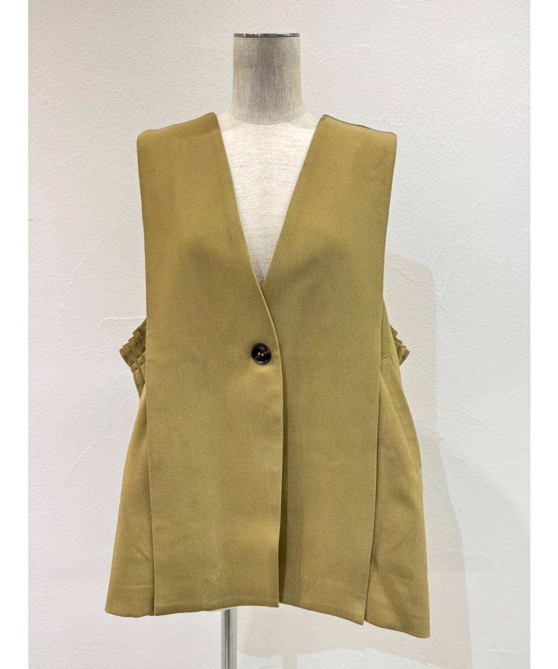 【新品未使用品】シアントーキョー CYAN TOKYO サイドリブ ベスト 新品未使用品】シアントーキョー CYAN TOKYO サイドリブ ベスト