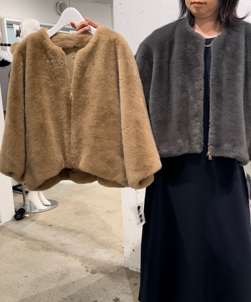 Sugar Roseノーカラー ダブルジップ フェイクファーケープジャケット Sugar Roseノーカラー ダブルジップ フェイクファーケープジャケット