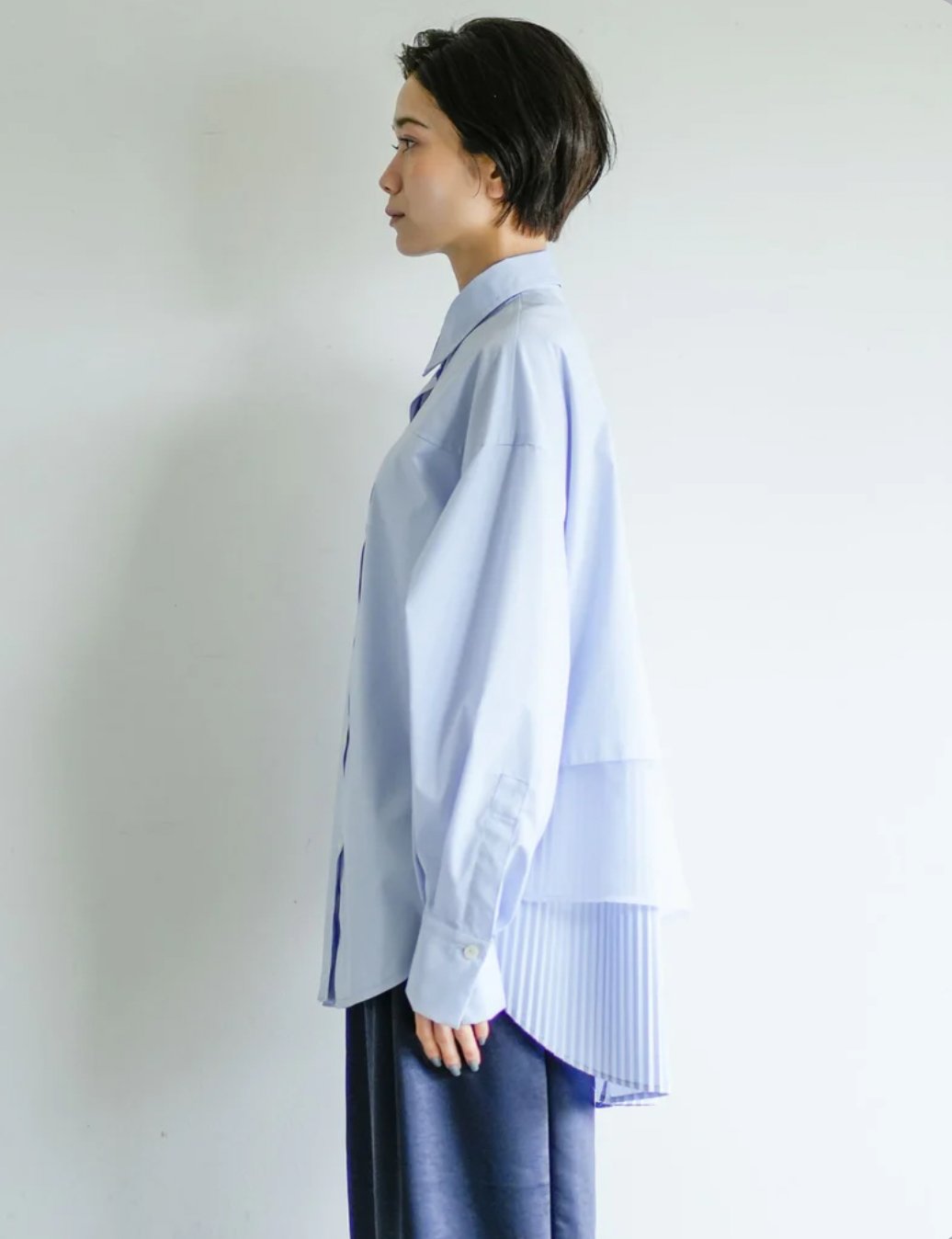 Lallia Mù ラリア・ムー 24秋ご予約】 プリーツシアーヘムシャツ 