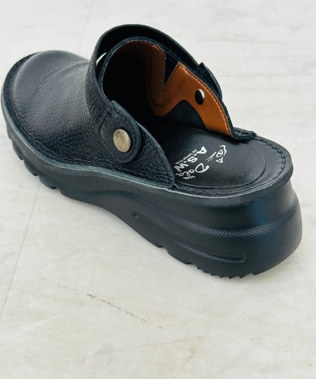 【コンフォートshoes  　24初夏ご予約】  ムーブバックルサボ　8010
