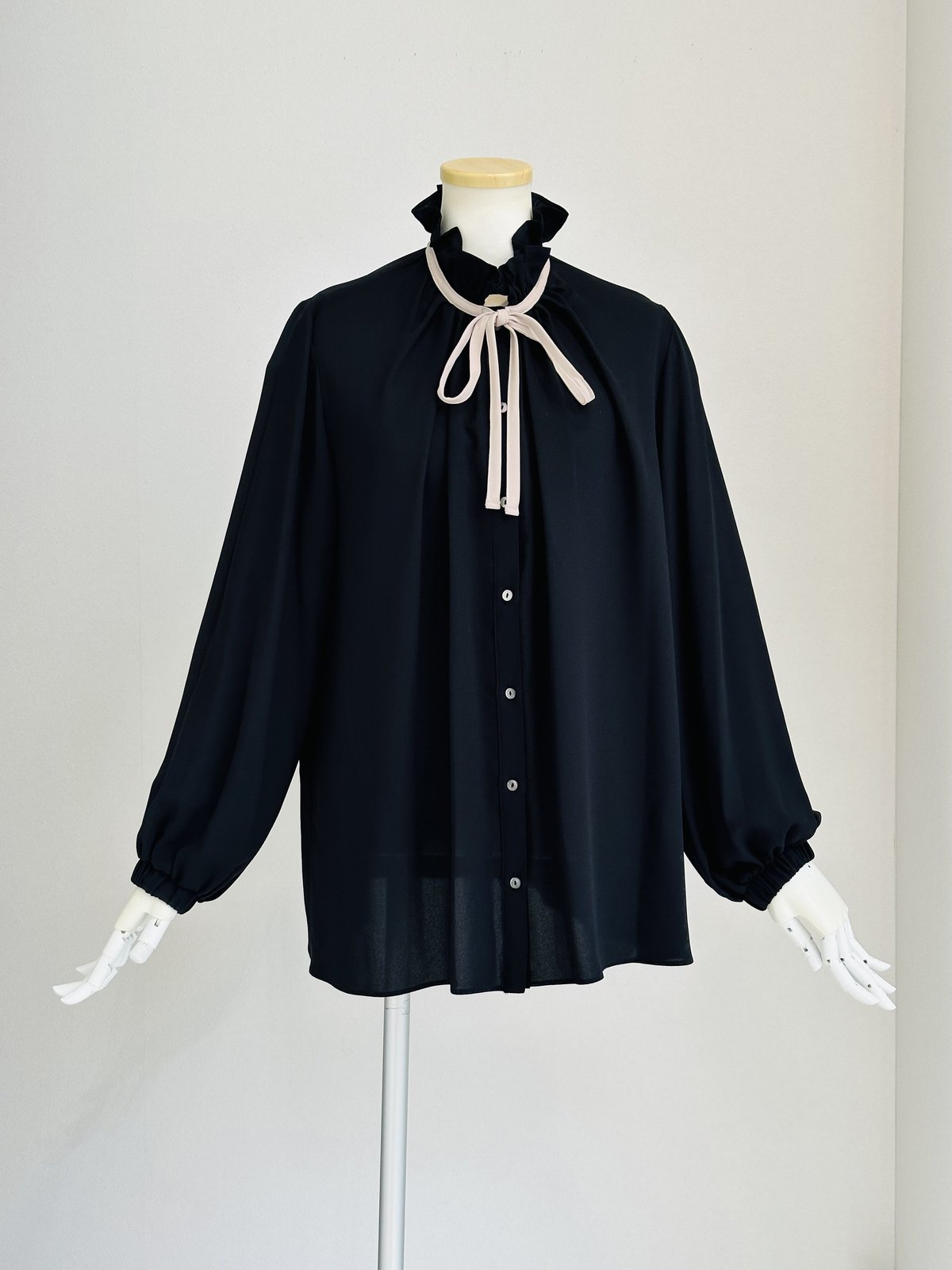 大人気☆再入荷☆ ジョーゼットフリルリボンブラウス a52-049 大人気☆再入荷☆ ジョーゼットフリルリボンブラウス a52-049