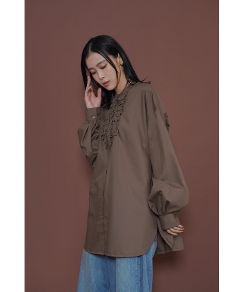 ちょん　CYAN TOKYO　フリル付きブラウンシャツ CYAN tokyo シアントーキョー 25秋冬ご予約】 2ラインフリルオーバー