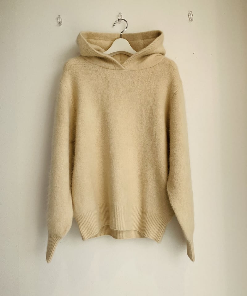 【美品】LILLY LYNQUE リリーリン ラクーン Vネックニット イエロー 美品】LILLY LYNQUE リリーリン ラクーン Vネックニット