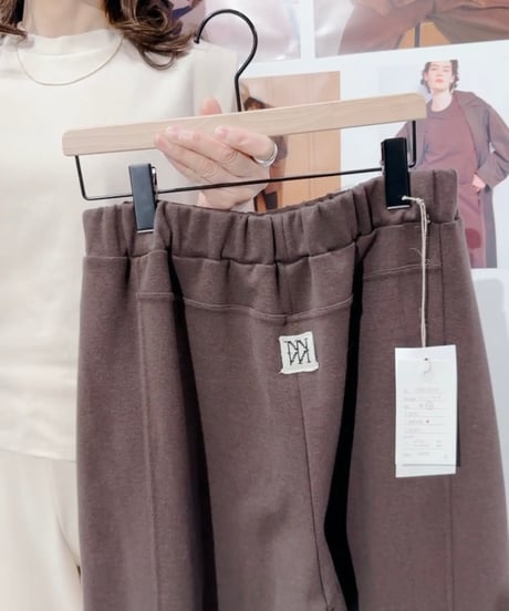 【YENN   イエン　25aw    秋ご予約】  KNEE TUCK SWEAT pants　Y253-31078    2506b