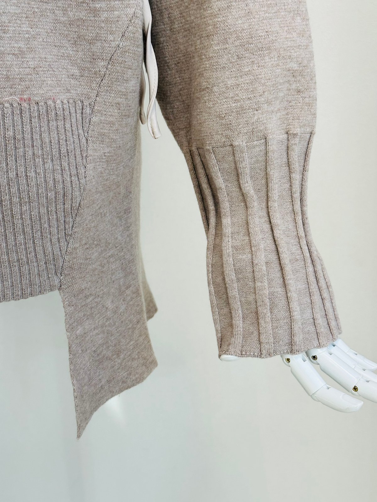 新品 33℃ センタースリット胸ポケハイネックニット NewBRAND 33℃ thirty-three degrees センタースリット胸ポケッ