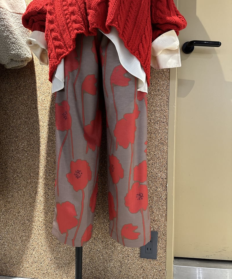 CHIGNON シニオン 23秋冬ご予約】 オリジナルflower柄パンツ 3435- 