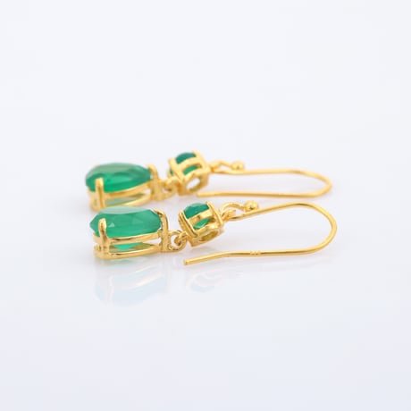 green onyx round pear shapeピアス