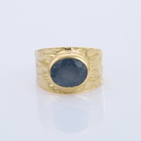 oval blue sapphireリング