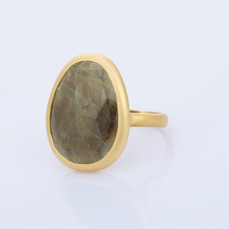 yellowish brownish green sapphireリング