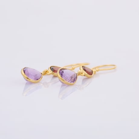 pear shape red garnet amethystピアス