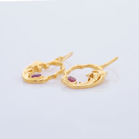 ruby waves motifピアス