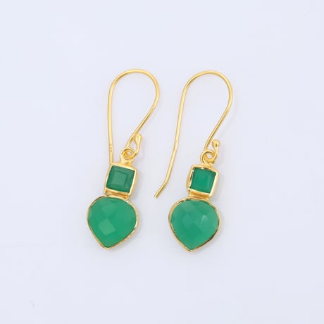 green onyx tribal motifピアス