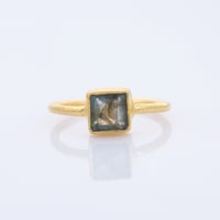 square labradoriteリング