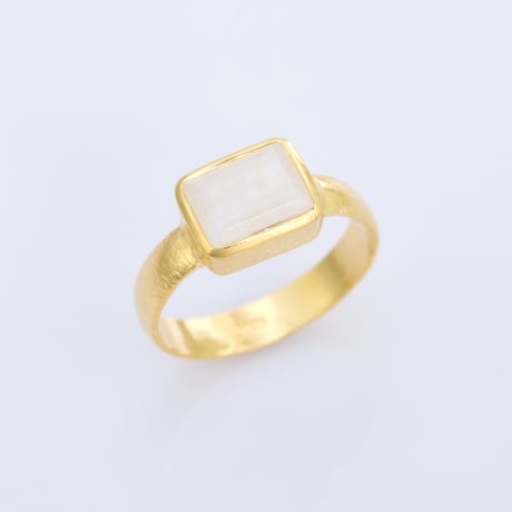 rectangular shape moonstoneリング