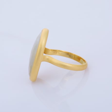 whitish yellow beige sapphireリング