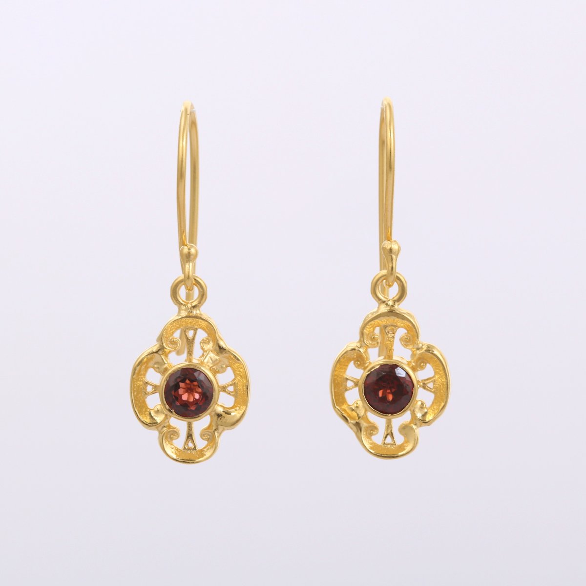 red garnet floral motifピアス | MASTANI