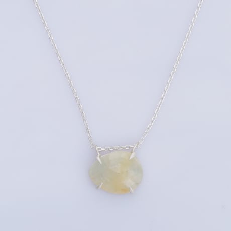 bluish yellowish gray sapphireネックレス