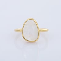 rose cut moonstoneリング