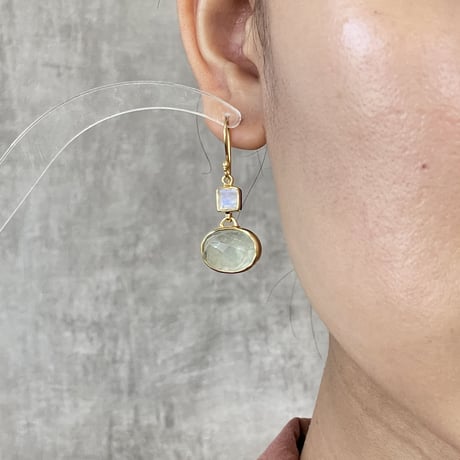 moonstone and prenite summerピアス